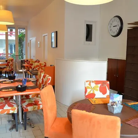 Hotel De Paris 2*